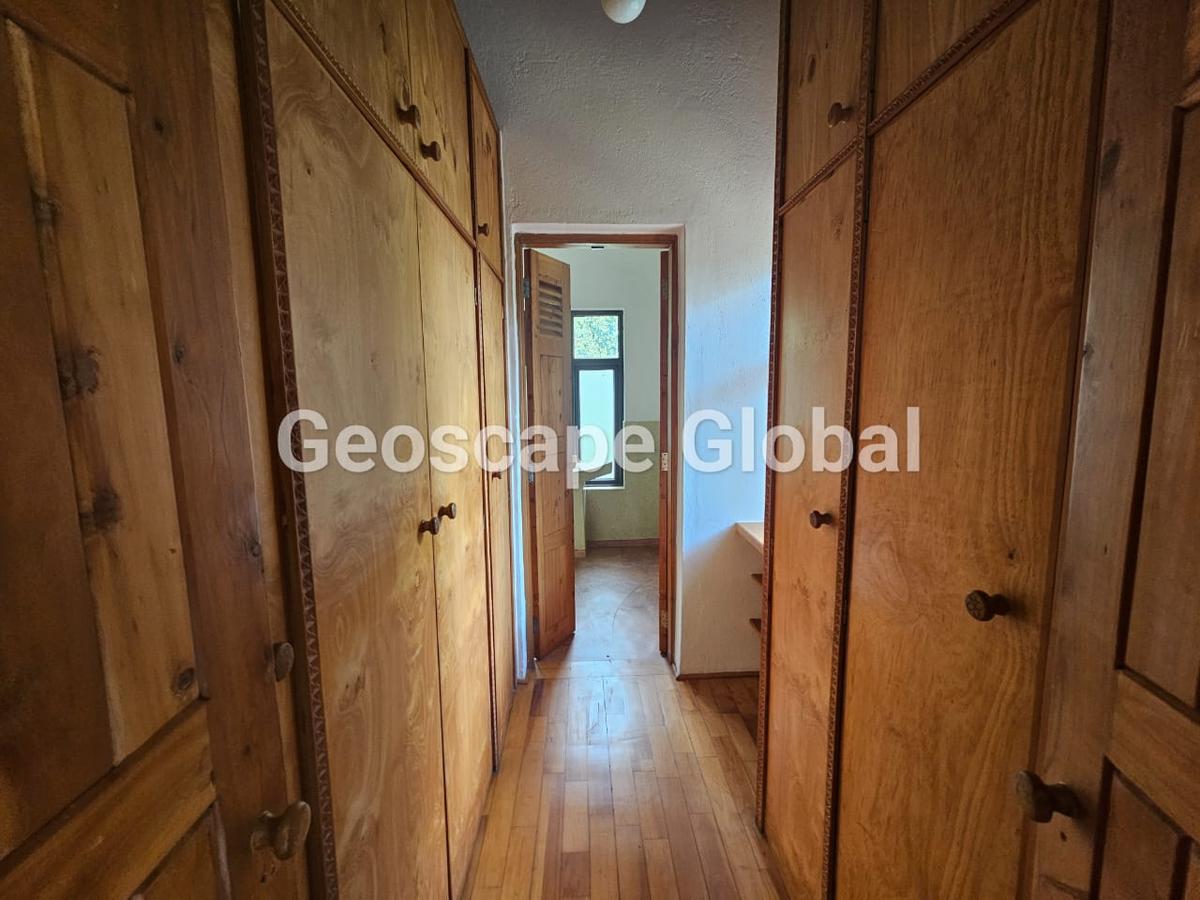 3 Bed House with En Suite in Runda - 16