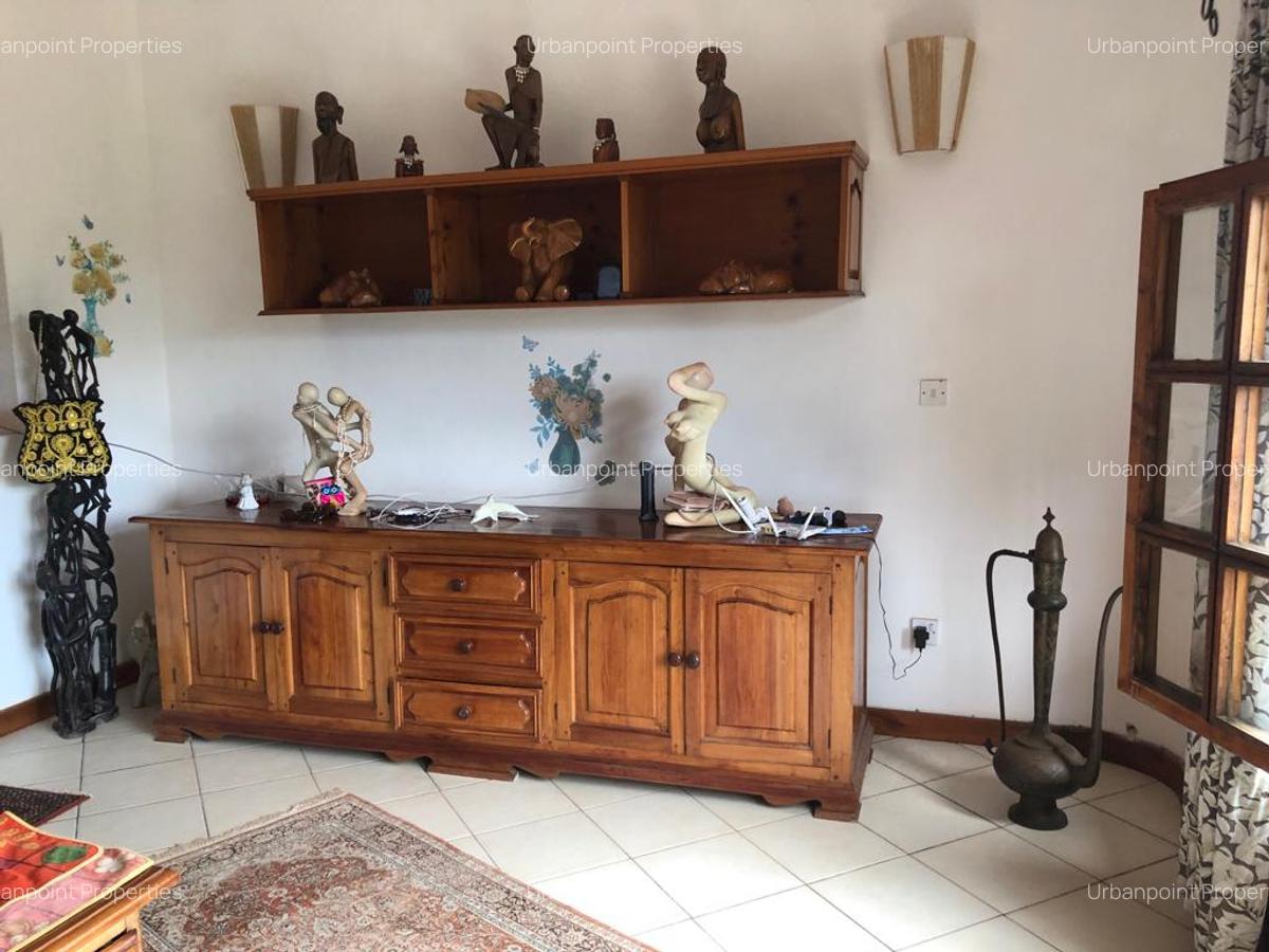 5 Bed Villa with En Suite in Malindi - 18