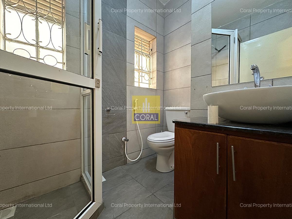 2 Bed Apartment in Parklands - 5