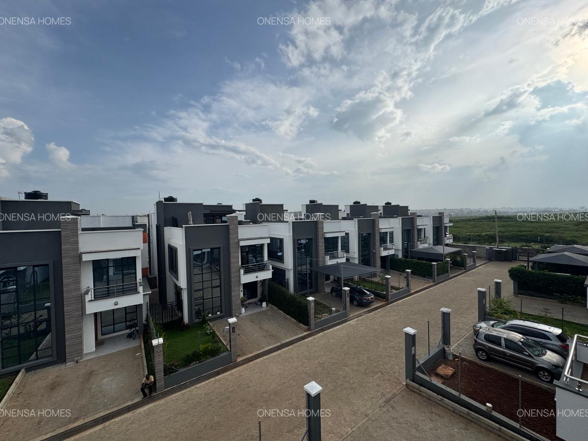 4 Bed Villa with En Suite in Eastern ByPass - 6