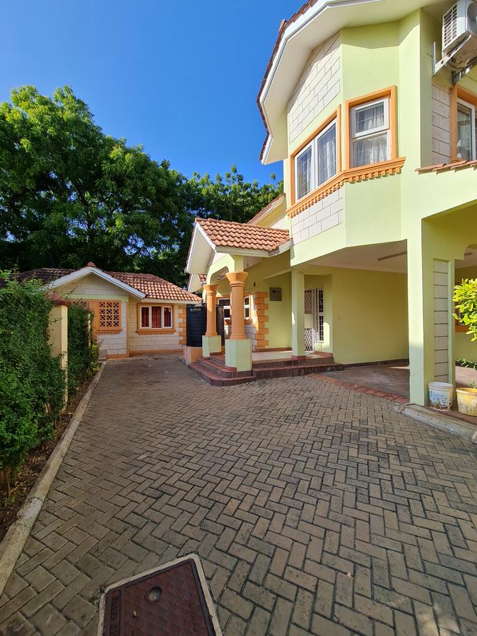 4 Bed House with En Suite in Nyali Area - 9