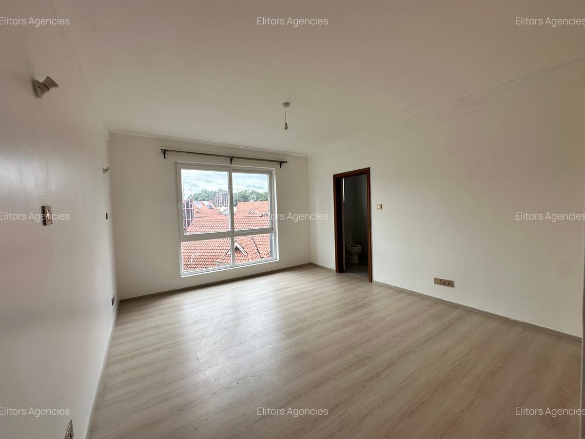3 Bed Apartment with En Suite at Sports Road - 18
