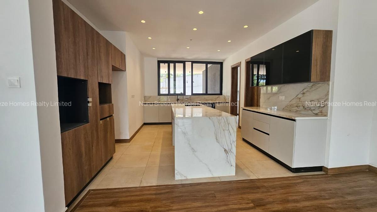 5 Bed House with En Suite in Nyari - 3