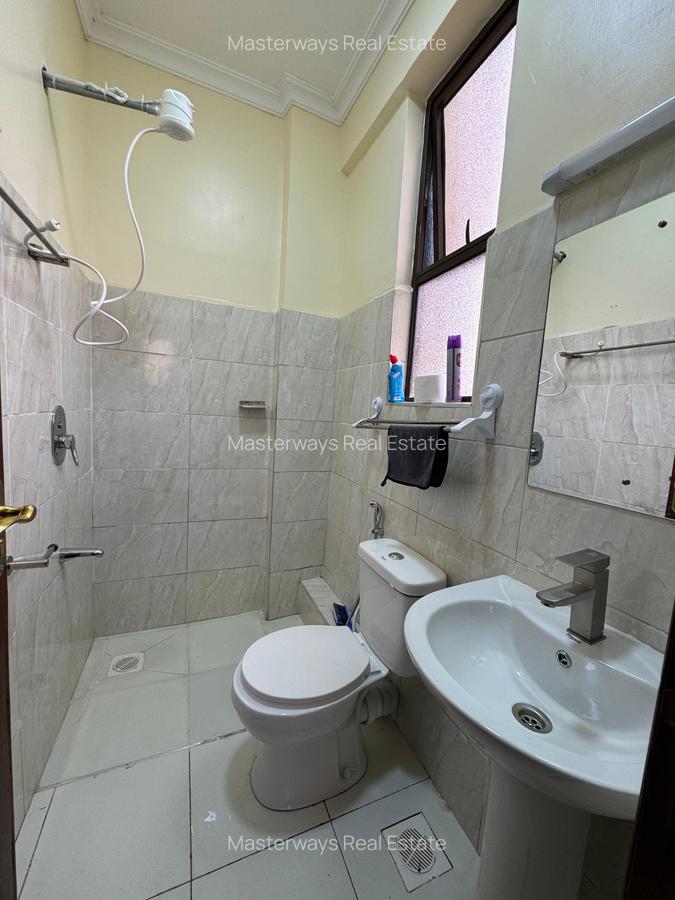 Serviced 2 Bed Apartment with En Suite at Hilltop - 9