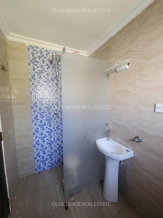 4 Bed House with En Suite in Karen - 8