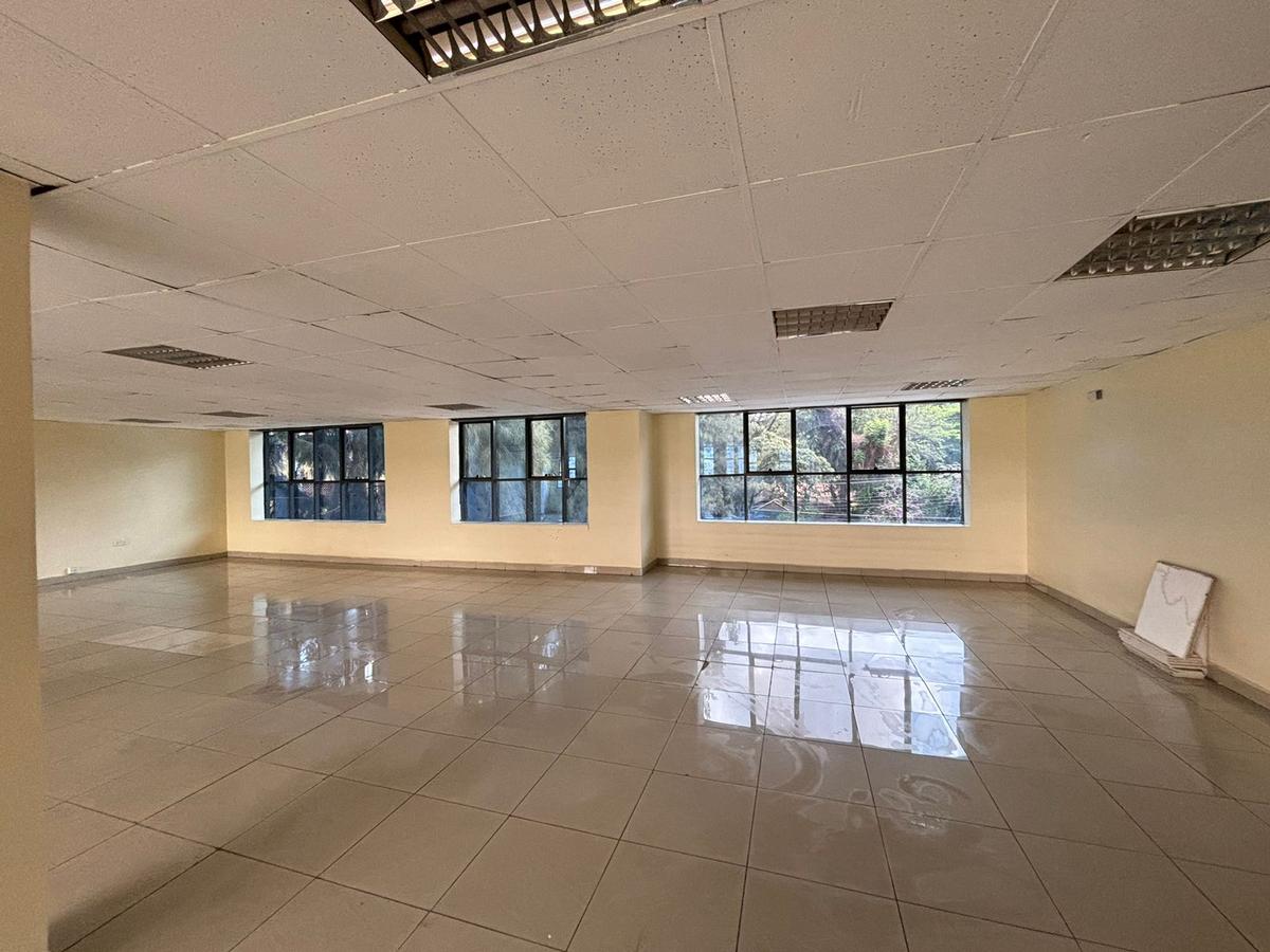 2,100 ft² Office with Fibre Internet in Lavington - 4