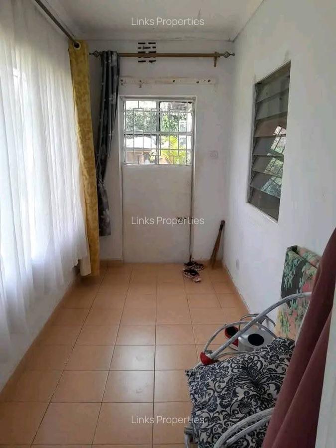 4 Bed House with En Suite at Mandela Road - 4