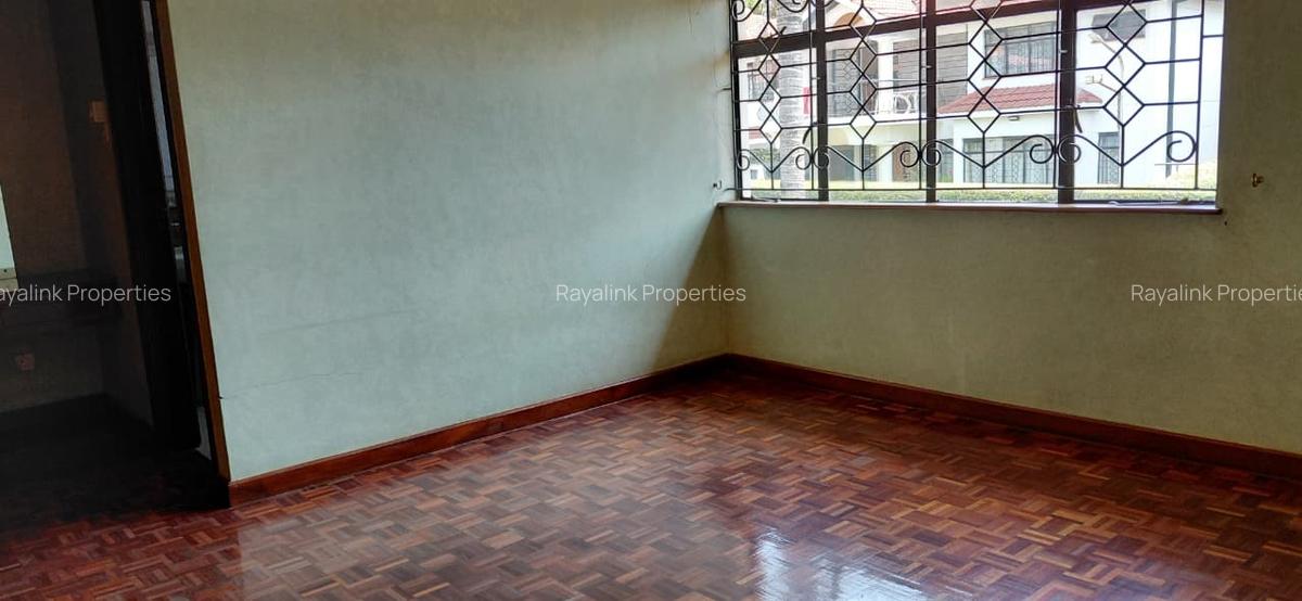 4 Bed Townhouse with En Suite at Grivellea - 3