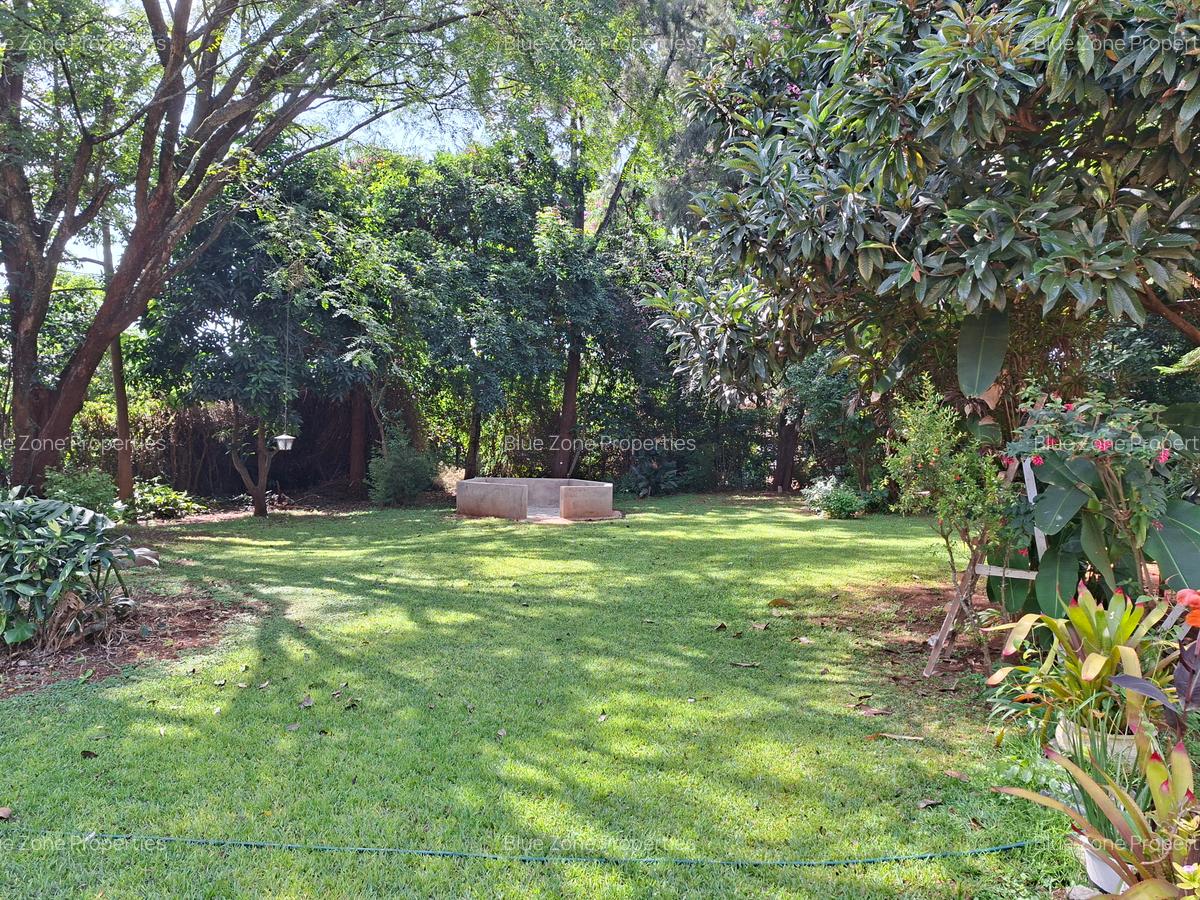 4 Bed House with En Suite at Rosslyn - 4