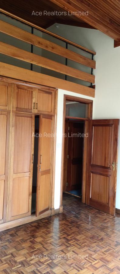 3 Bed Apartment with En Suite at Rhapta Road - 5