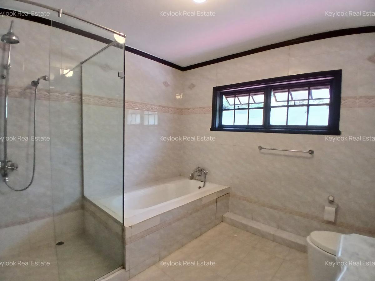 4 Bed Townhouse with En Suite at Riverside Drive - 10