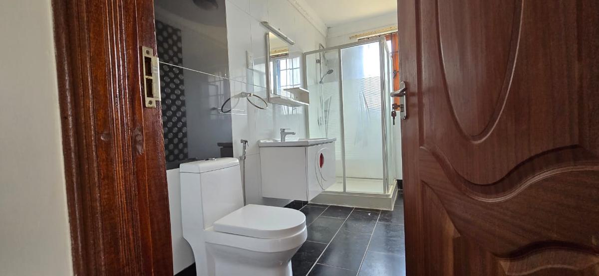 5 Bed House with En Suite in Runda - 6
