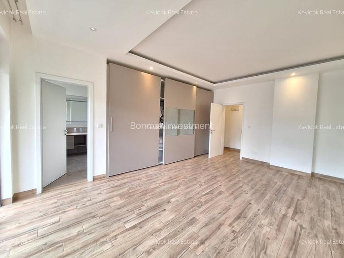 3 Bed Apartment with En Suite at Riverside Drive - 8