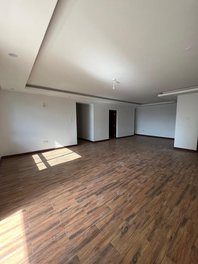 3 Bed Apartment with En Suite at Lavington - 5