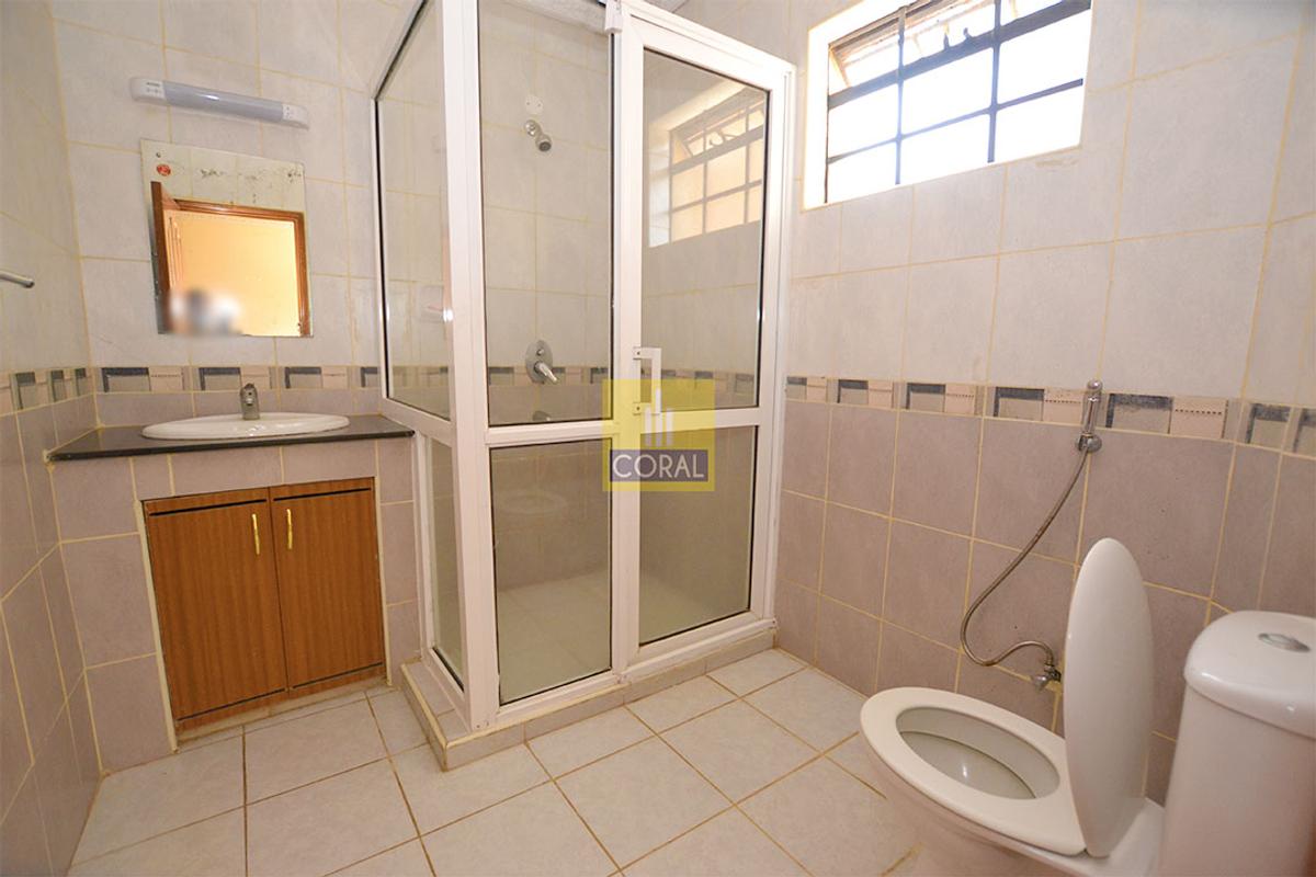 4 Bed Apartment in Parklands - 16