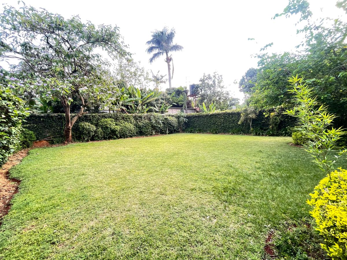 5 Bed Townhouse with En Suite in Lavington - 2