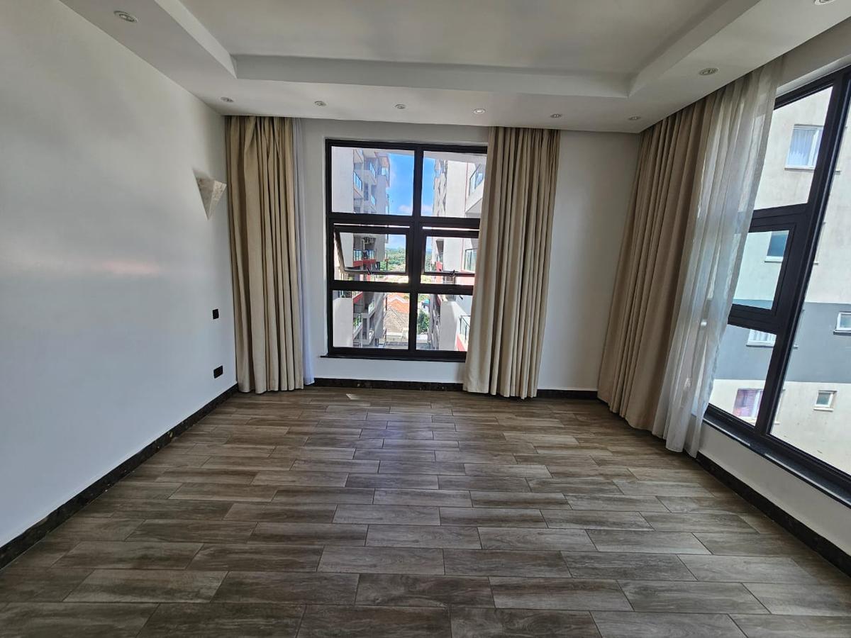 4 Bed Apartment with En Suite in General Mathenge - 12