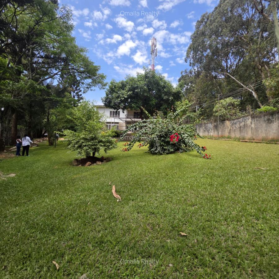 5 Bed House with En Suite in Rosslyn - 3