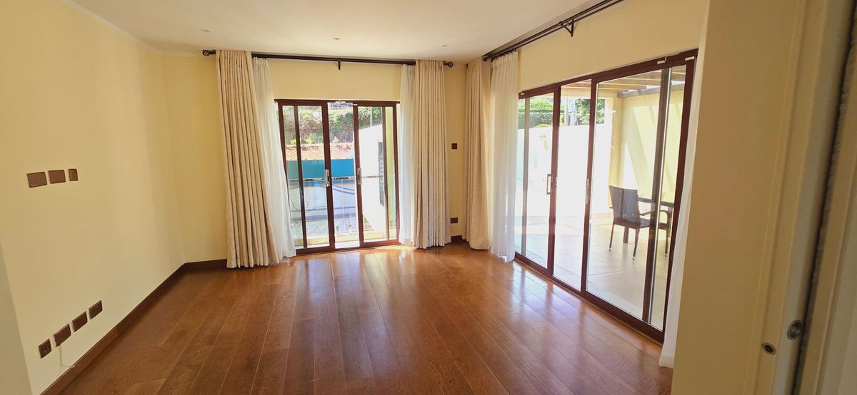 5 Bed Townhouse with En Suite at Lavington Mall - 9