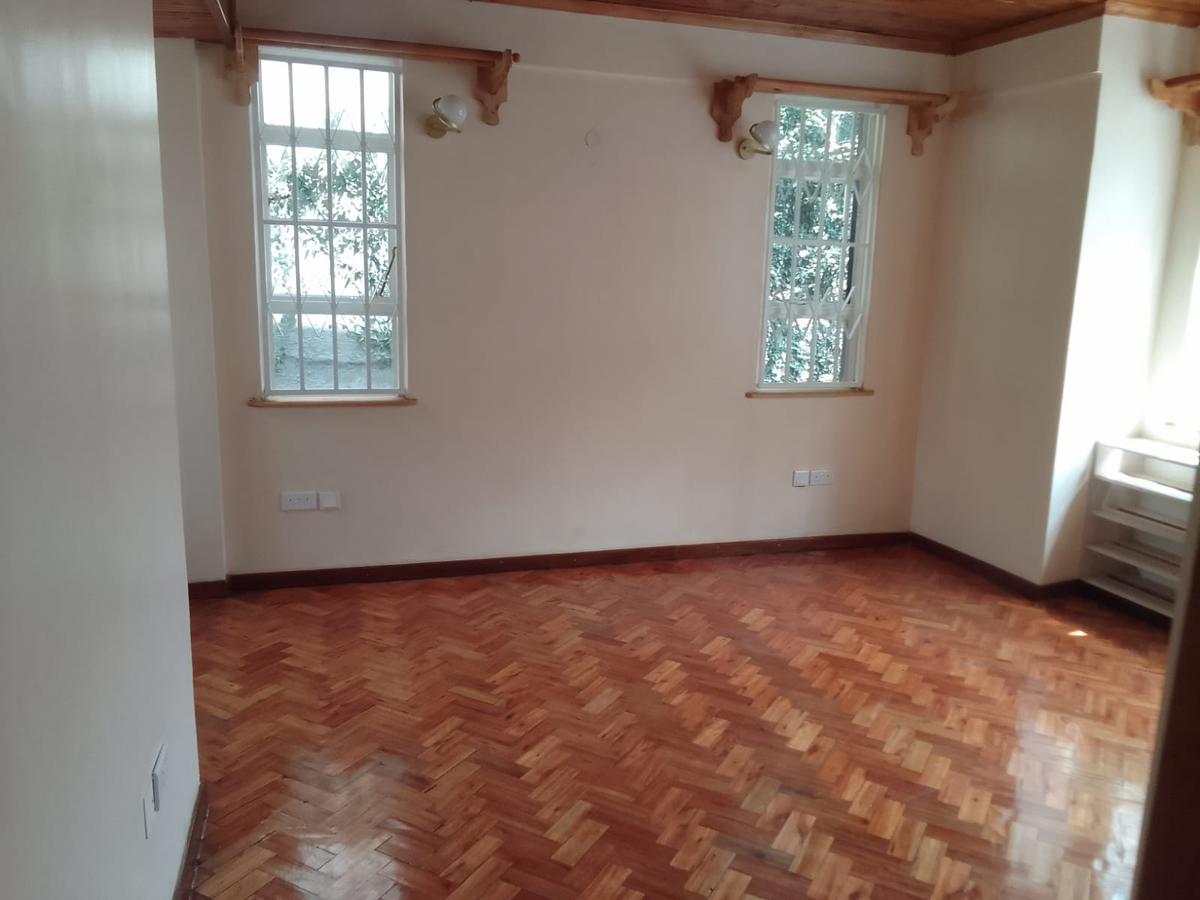4 Bed Townhouse with En Suite in Westlands Area - 18