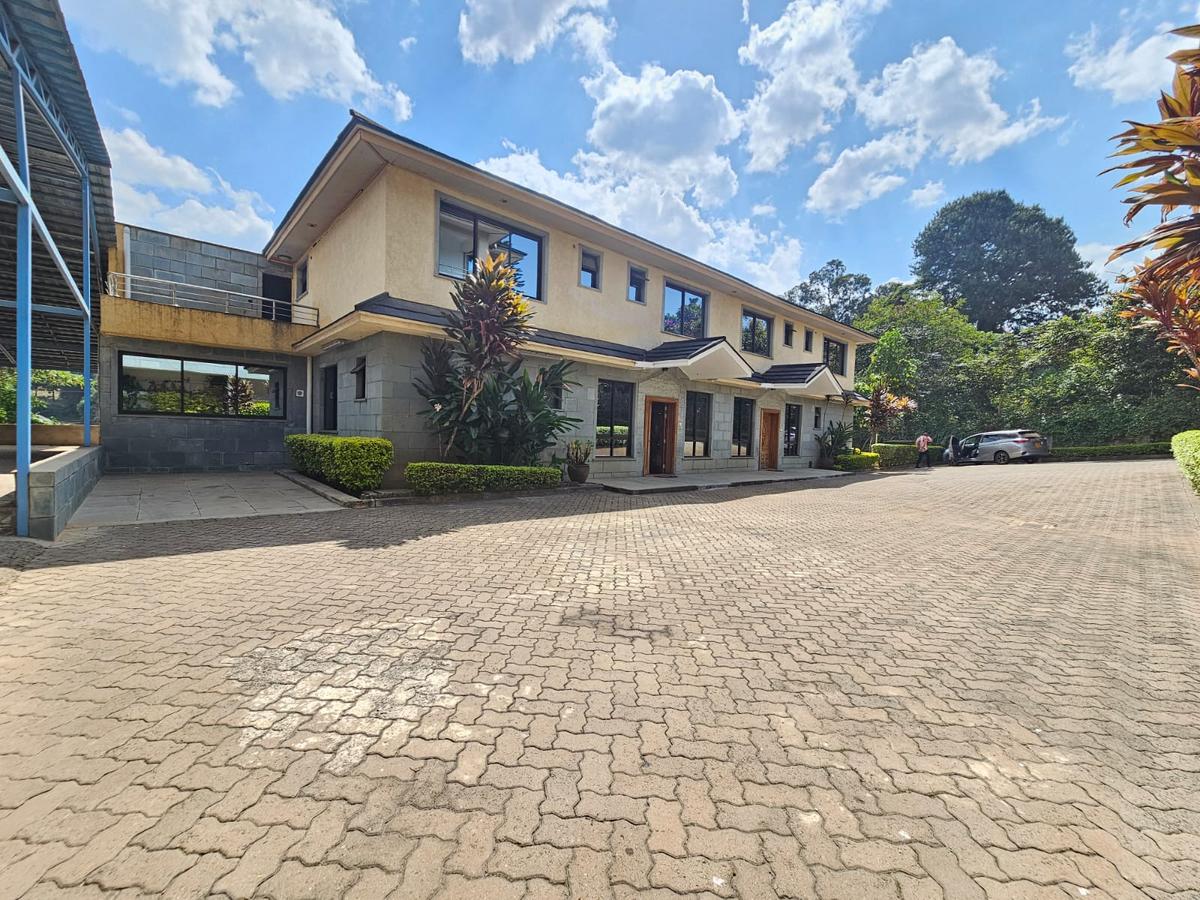 Furnished 5,000 ft² Commercial Property with Service Charge Included in Hill View - 1