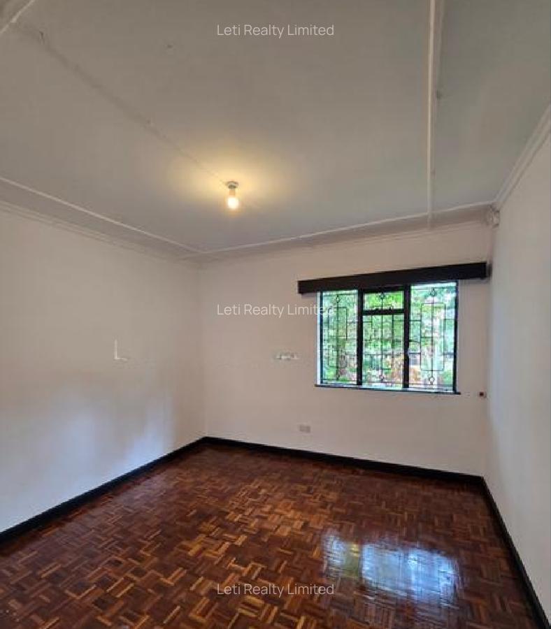 4 Bed Townhouse with En Suite in Lavington - 6