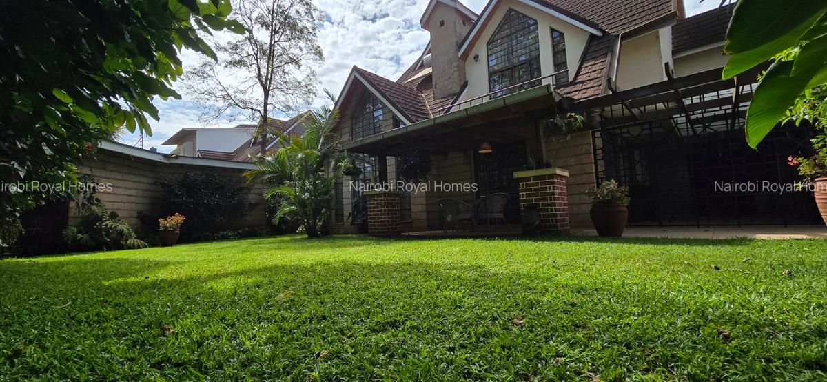 5 Bed Townhouse with En Suite at Lavington Green - 3