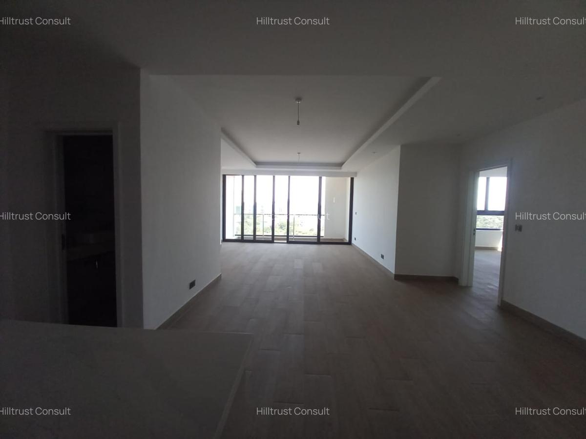 3 Bed Apartment with En Suite in Riverside - 8