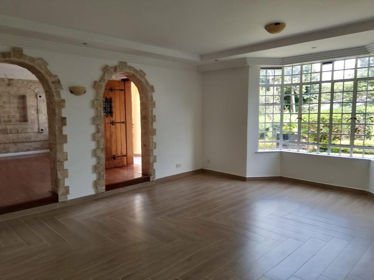 4 Bed Townhouse with En Suite in Lavington - 6