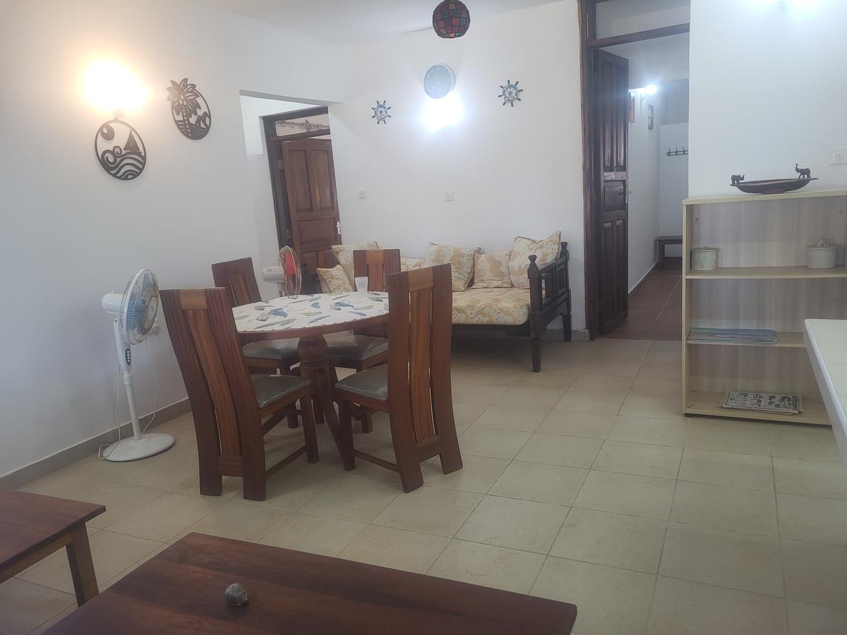 2 Bed House with Swimming Pool in Malindi - 10