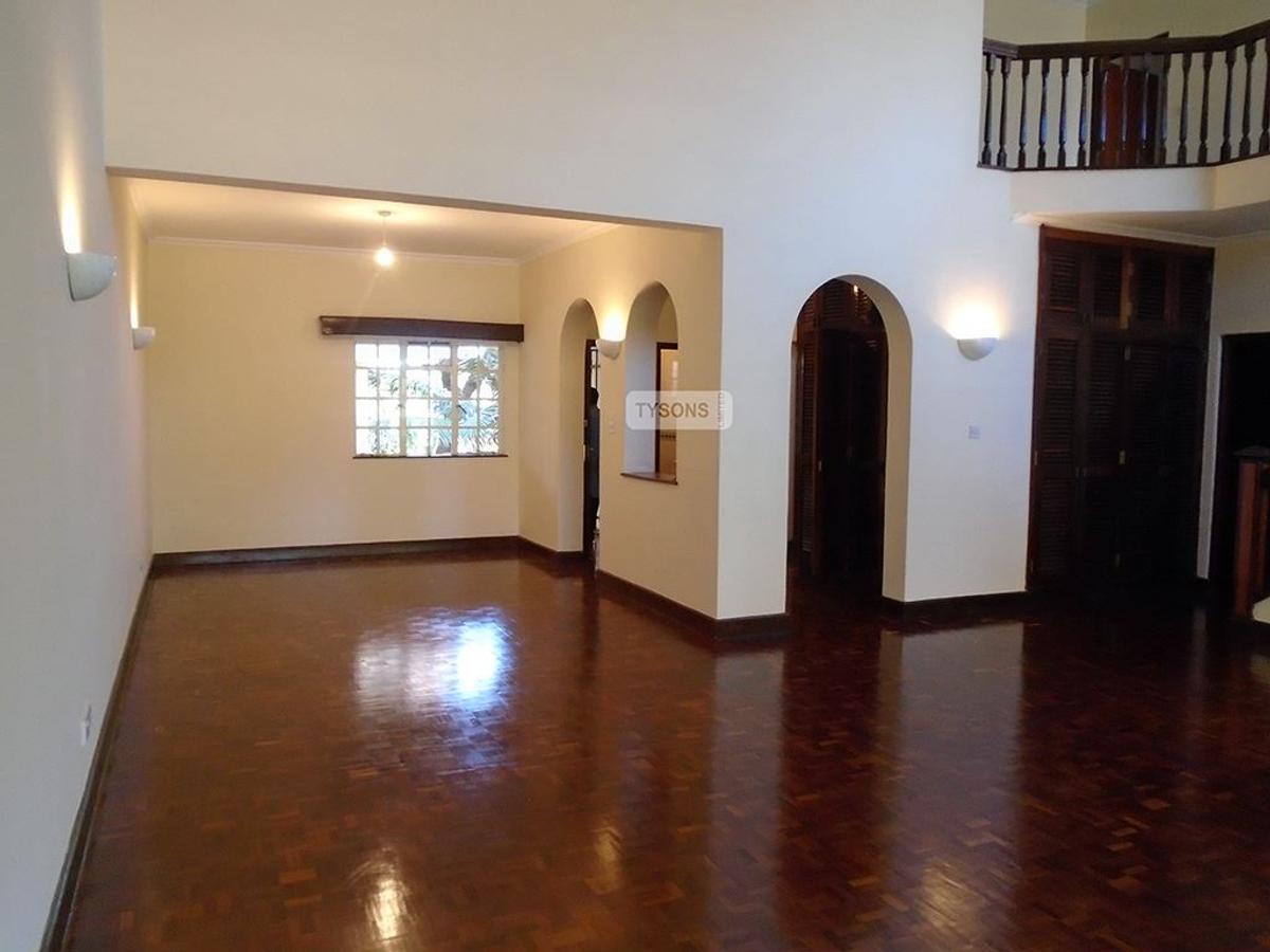 3 Bed Apartment with En Suite in Lavington - 3