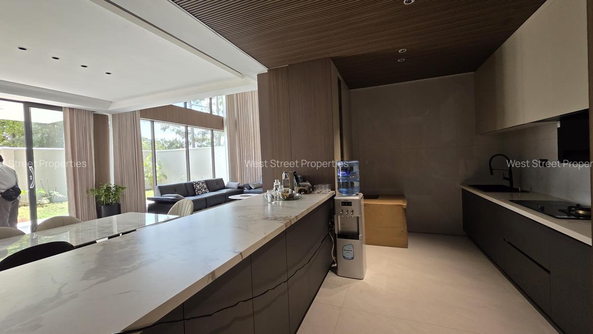 6 Bed Villa with En Suite in Lavington - 8