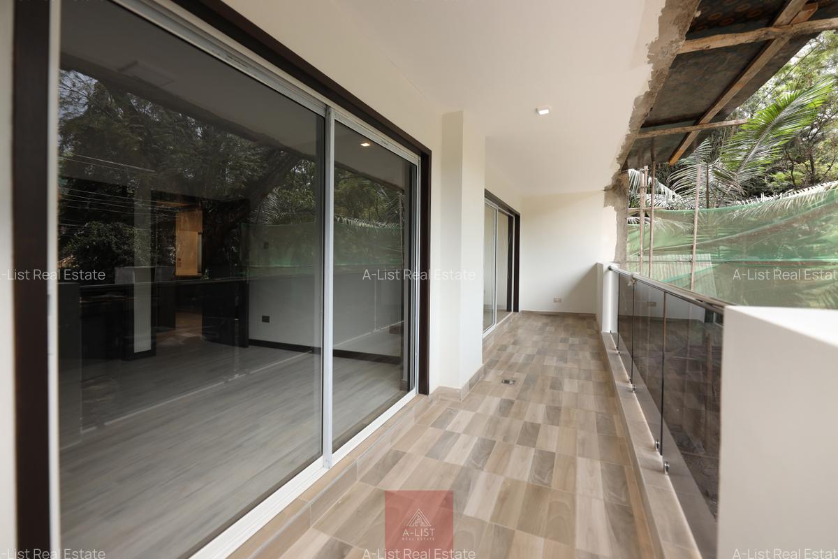 2 Bed Apartment with En Suite at Riverside - 8