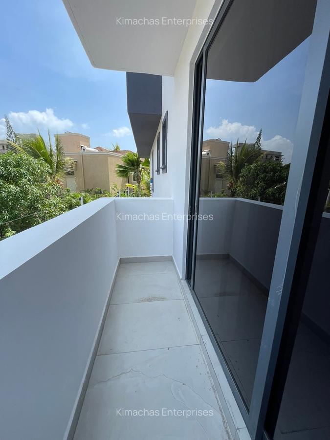 Serviced 3 Bed Apartment with En Suite at Bustani Close - 20