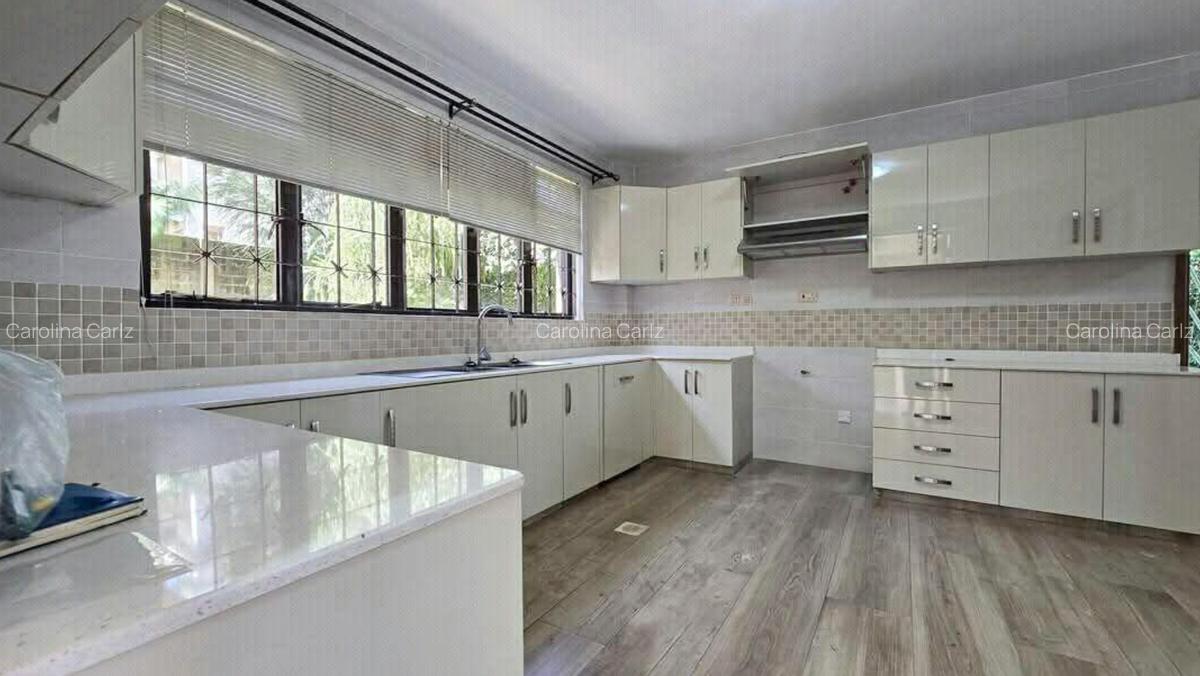 5 Bed House with En Suite in Runda - 6