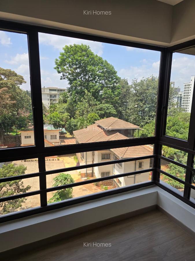 3 Bed Apartment with En Suite in Riverside - 8