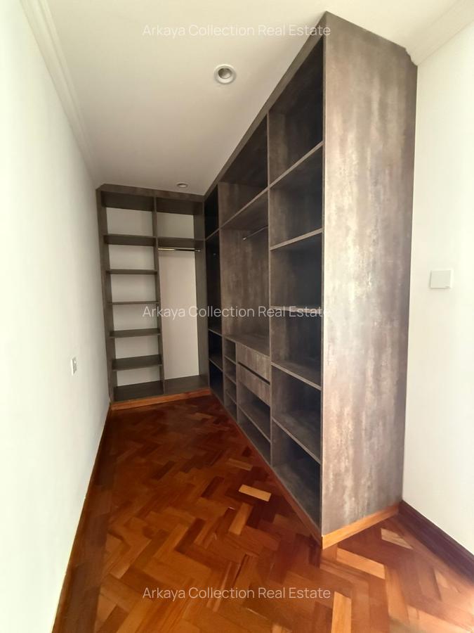 5 Bed Townhouse with En Suite in Lavington - 11