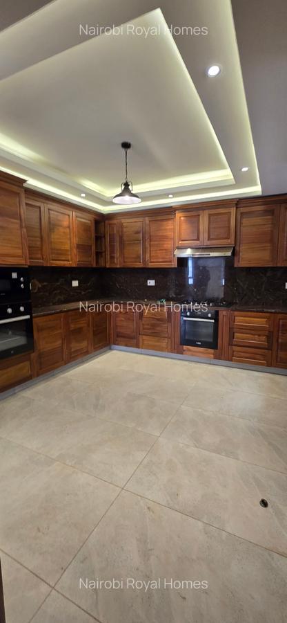 5 Bed Townhouse with En Suite at Lavington Green - 11