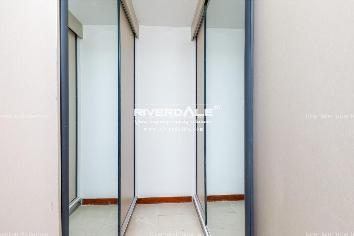 4 Bed Apartment with En Suite in Parklands - 8