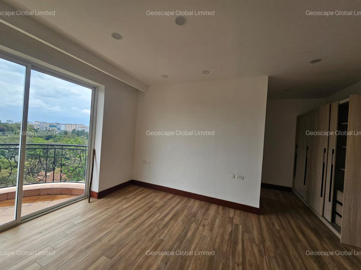 3 Bed Apartment with En Suite in Spring Valley - 3