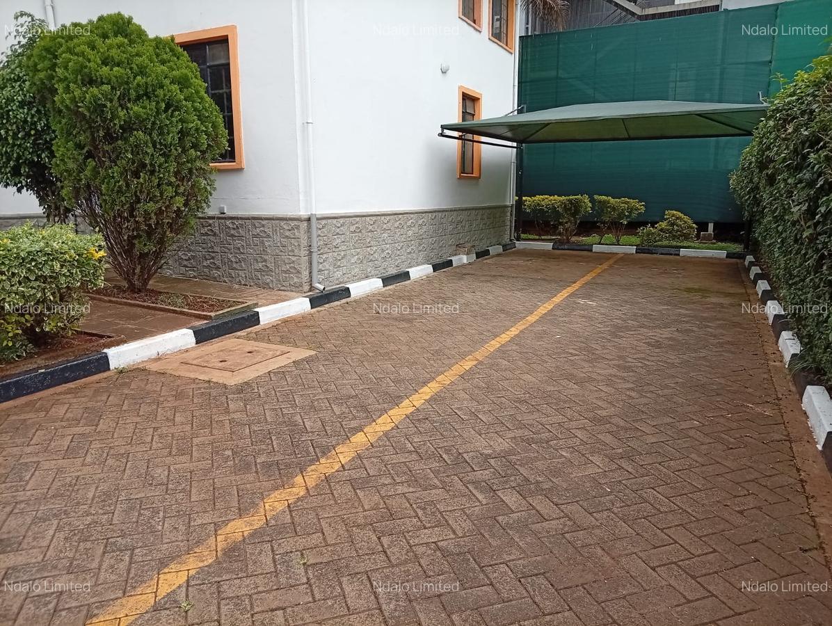 4 Bed Townhouse with En Suite at Lavington - 5
