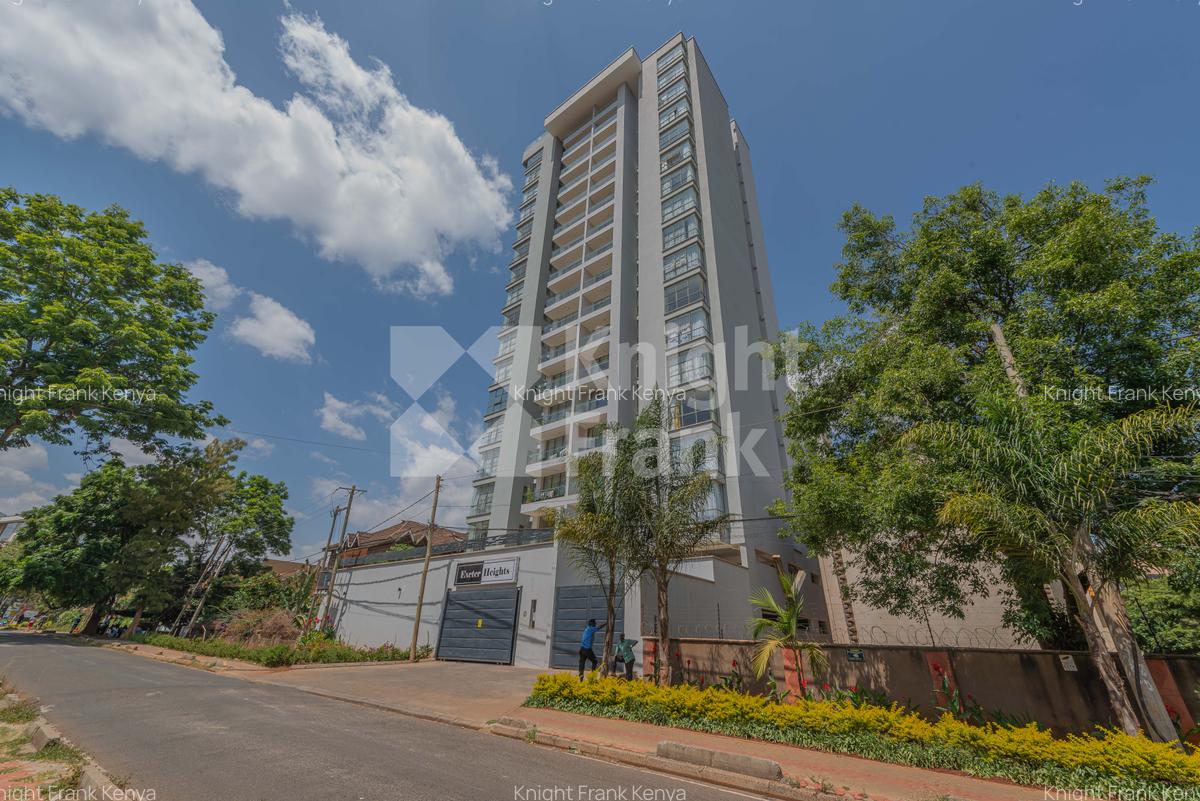 Serviced 3 Bed Apartment with Swimming Pool in Westlands Area - 18