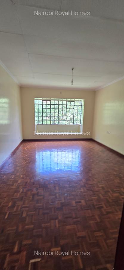 4 Bed Townhouse with En Suite at Brookside Garden - 16