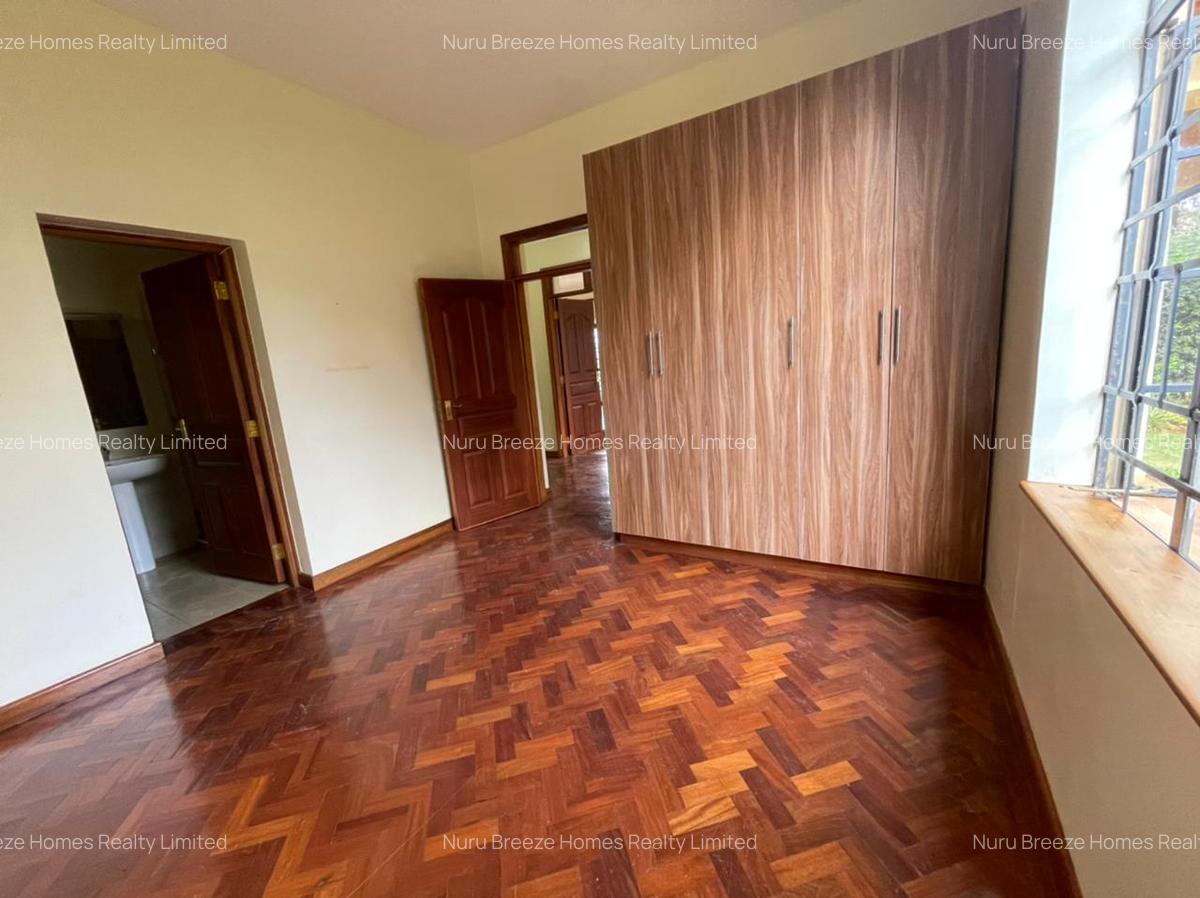 5 Bed Townhouse with En Suite in Kitisuru - 16