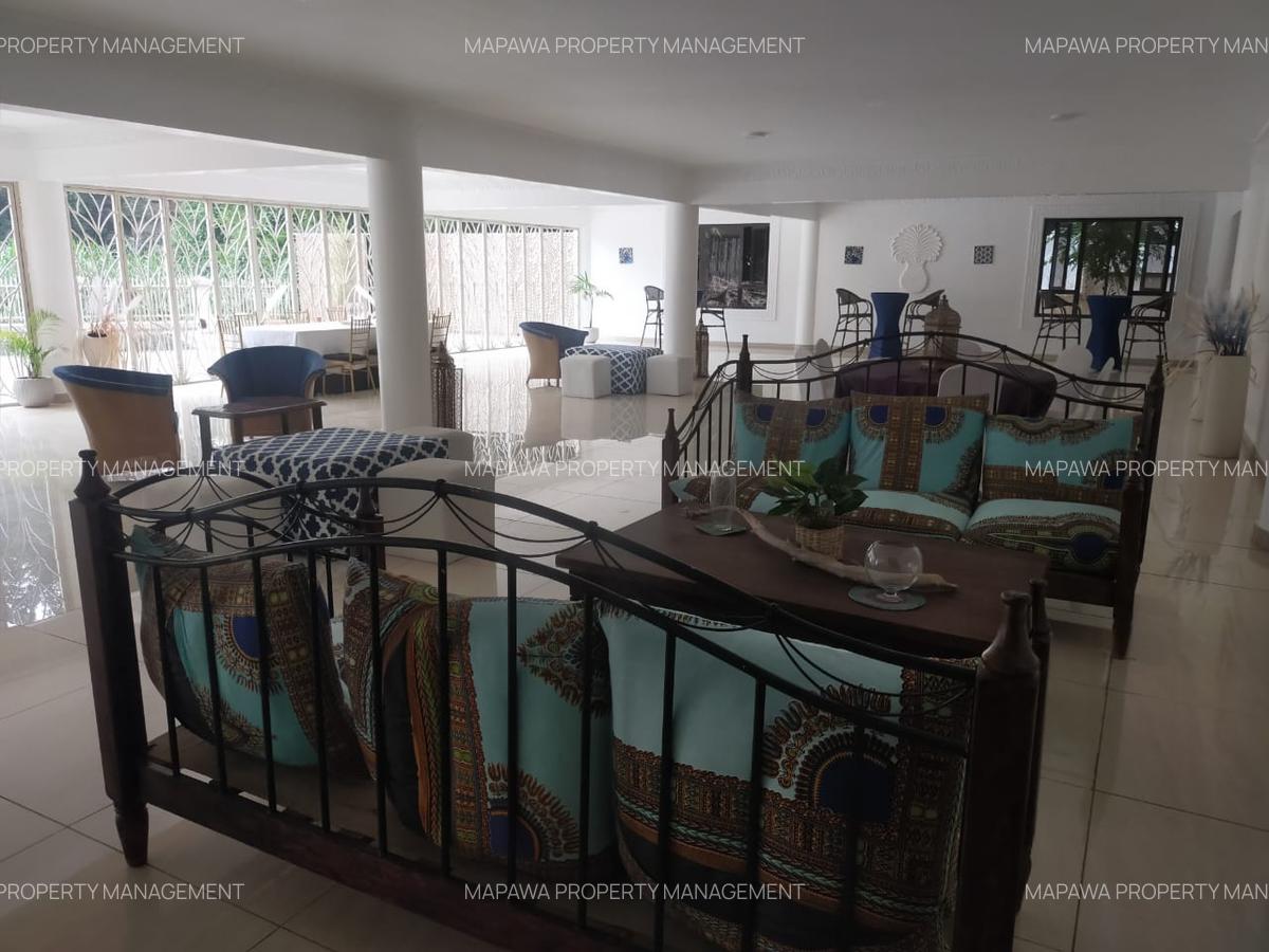 3 Bed Apartment with En Suite in Riverside - 5