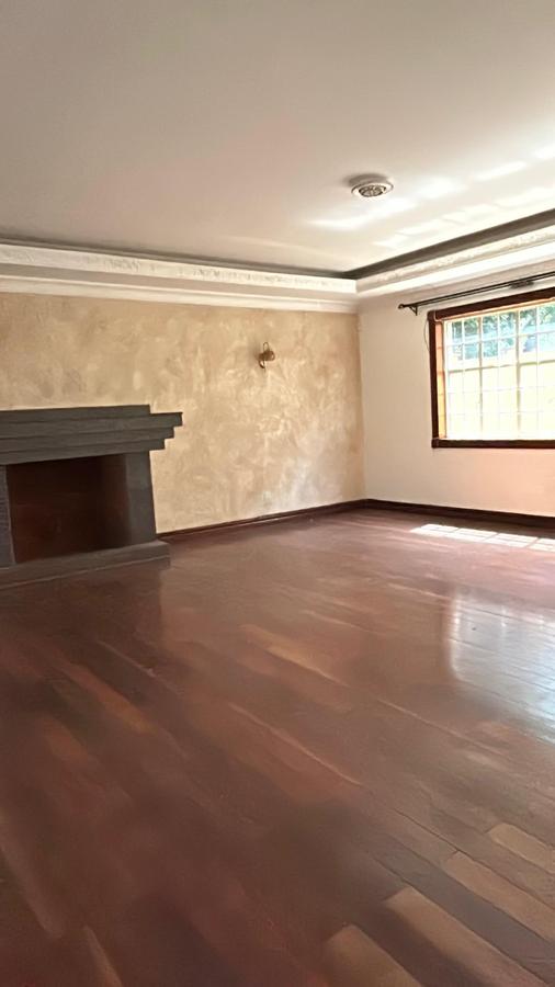 5 Bed Villa with En Suite at Lavington - 3