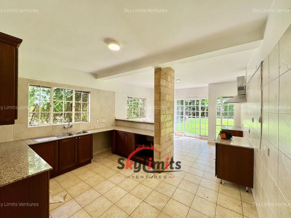 5 Bed Townhouse with En Suite in Rosslyn - 5