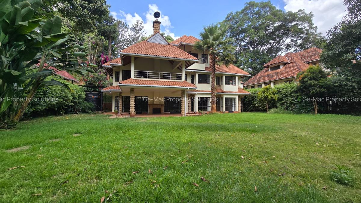 5 Bed House with En Suite at Lone Tree - 3