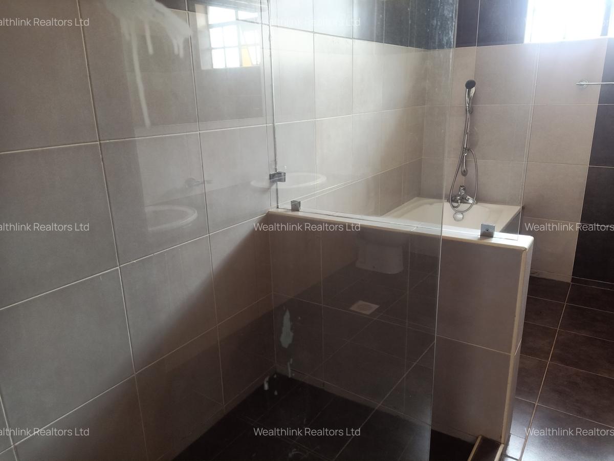 4 Bed Townhouse with En Suite at Isk - 9