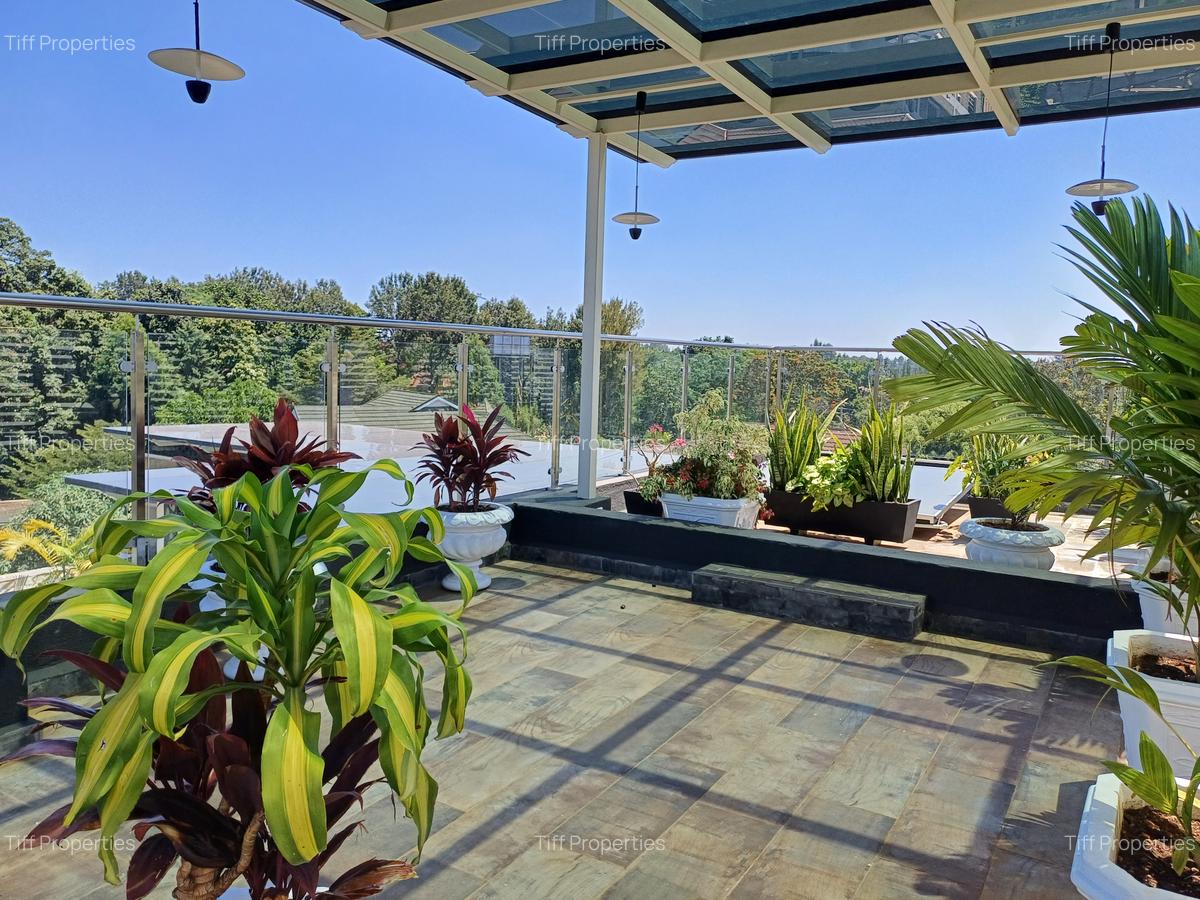 4 Bed Apartment with En Suite in Rosslyn - 1
